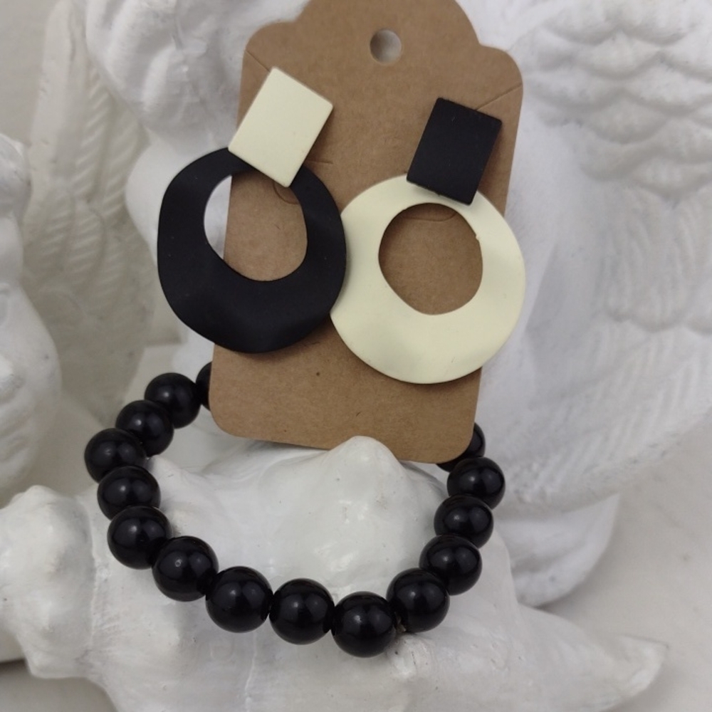 🌻3 For $15 Contemporary Black & Cream Hoop Earrings with Black Bead Bracelet